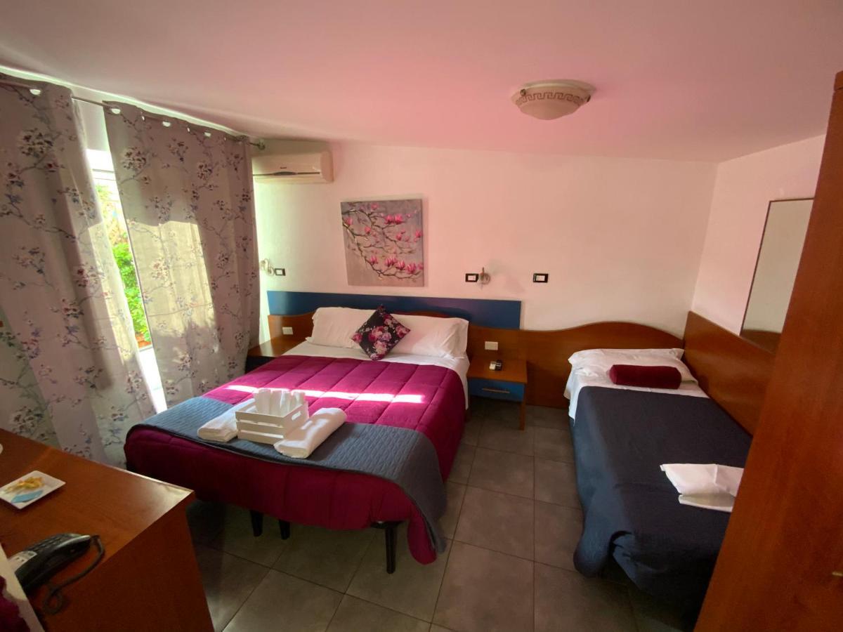 Marina Hotel 2*